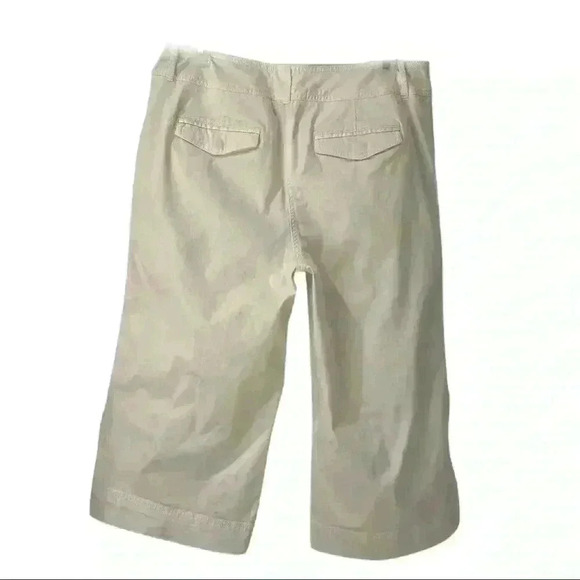 New York and Company Women’s Capri Pants - Picture 2 of 5